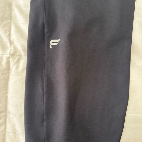 Fabletics on the go cold weather joggers in black. Size small- NWOT - Picture 4 of 10